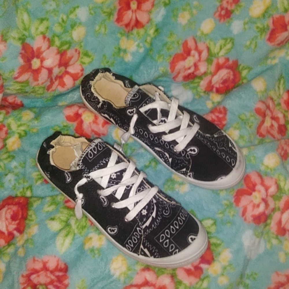 Bandana print sneakers